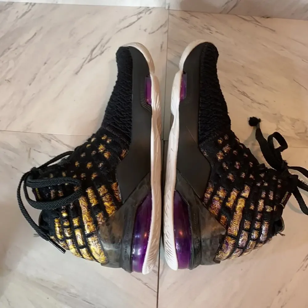 Nike Kids Lebron 17 Lakers Sneakers 4 BQ5594-004